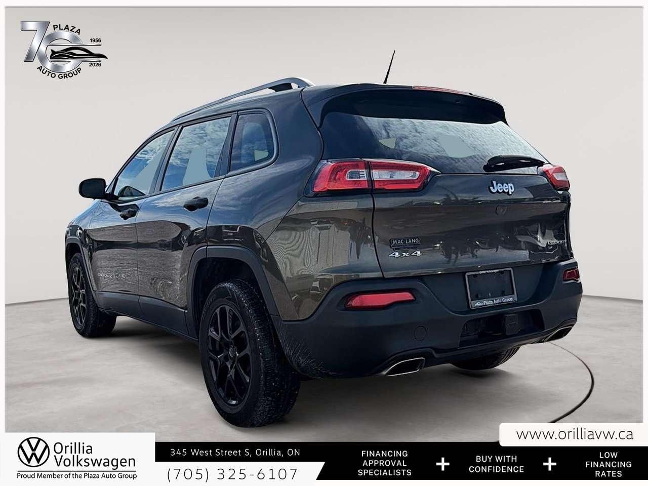 2015 Jeep Cherokee Sport 3.2L V6   Cold Weather Group   Trailer Tow Group / Photo4
