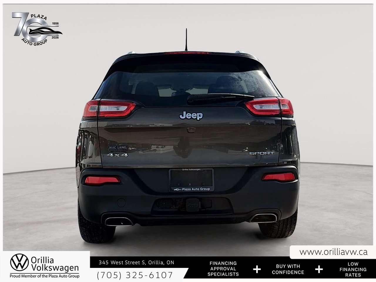 2015 Jeep Cherokee Sport 3.2L V6   Cold Weather Group   Trailer Tow Group / Photo