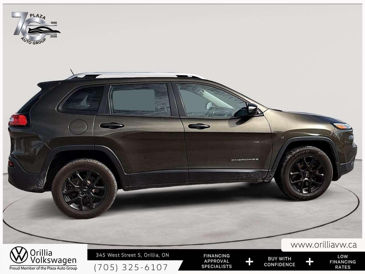 2015 Jeep Cherokee Sport 3.2L V6   Cold Weather Group   Trailer Tow Group / Photo