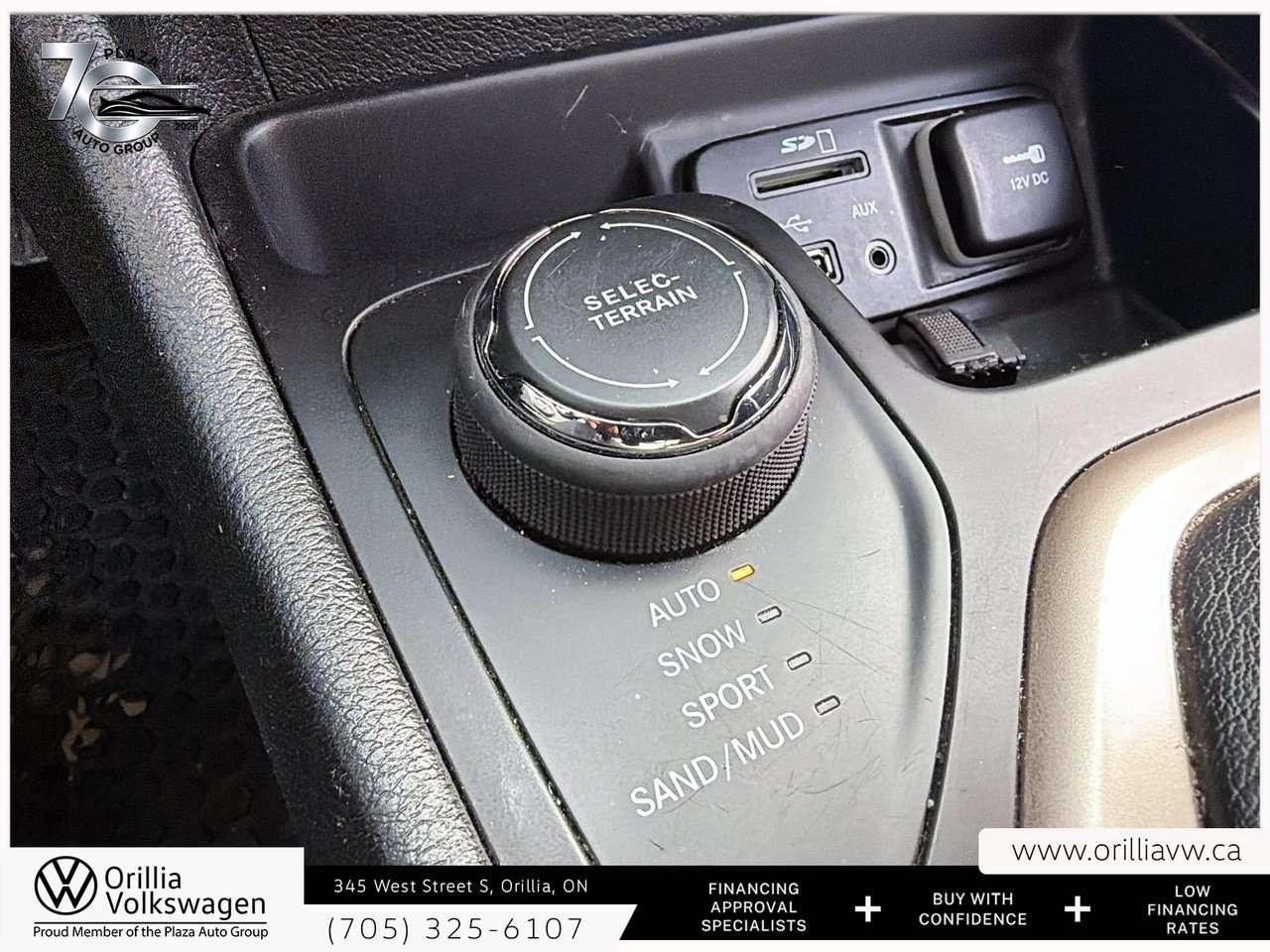 2015 Jeep Cherokee Sport 3.2L V6   Cold Weather Group   Trailer Tow Group / Photo