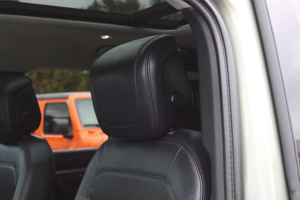 2020 Land Rover Defender 110 HSE  Gps SiriusXM Moonroof ReverseCamera SideS Photo