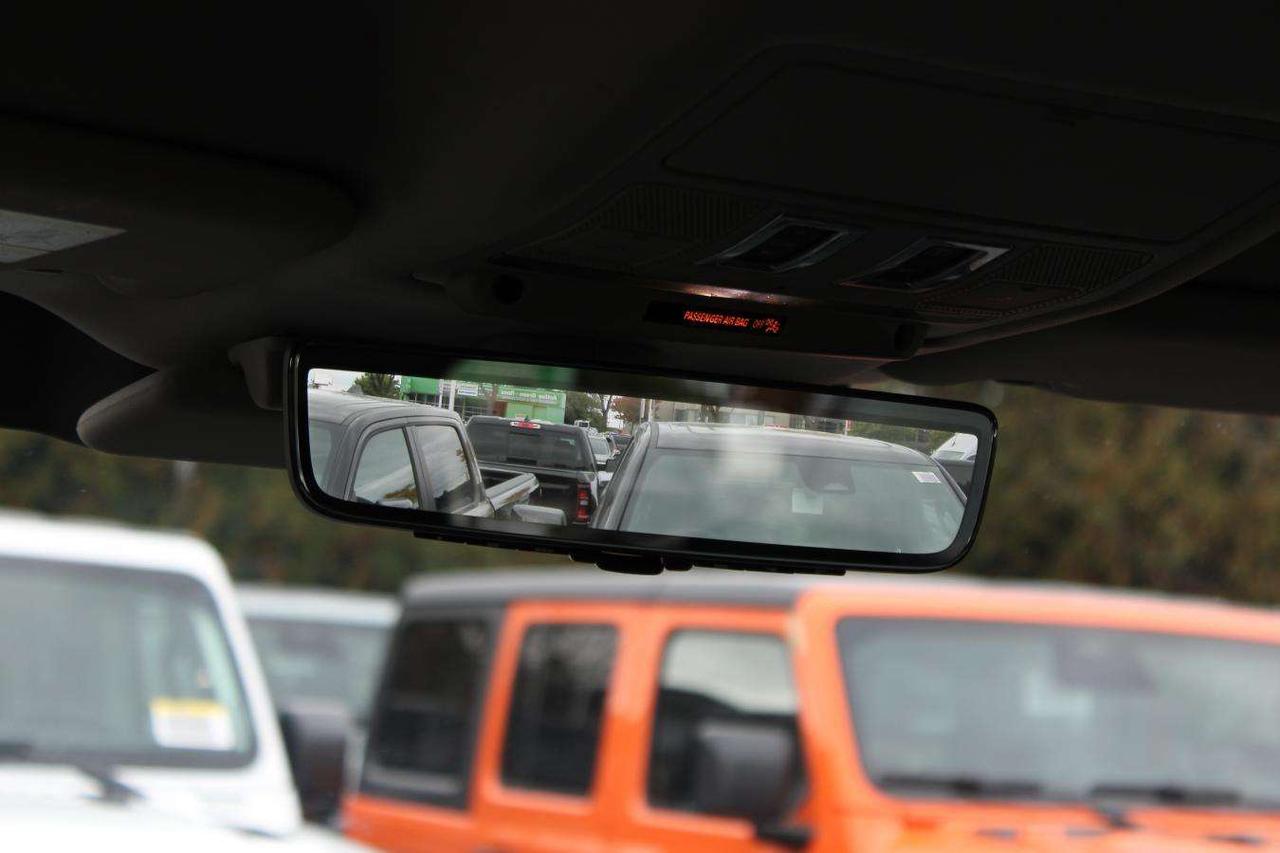2020 Land Rover Defender 110 HSE  Gps SiriusXM Moonroof ReverseCamera SideS Photo