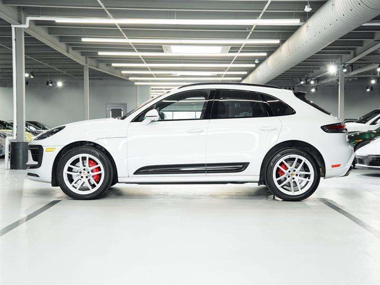 2023 Porsche Macan S Photo2