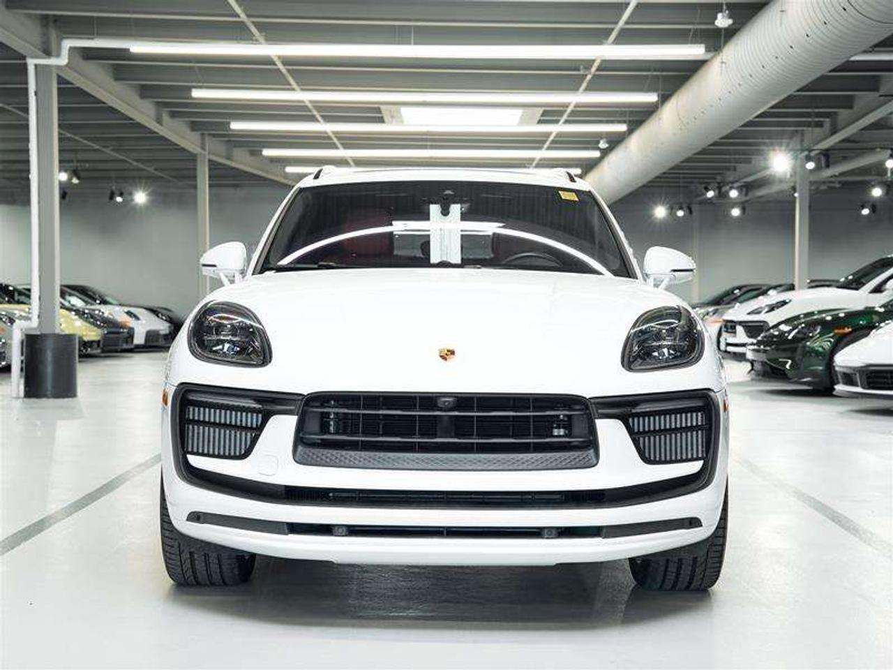 2023 Porsche Macan S Photo5