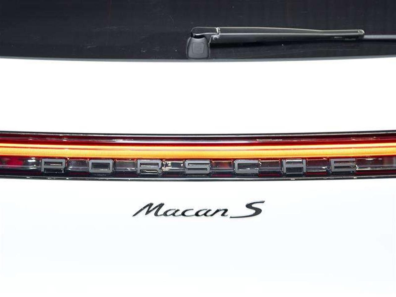 2023 Porsche Macan S Photo