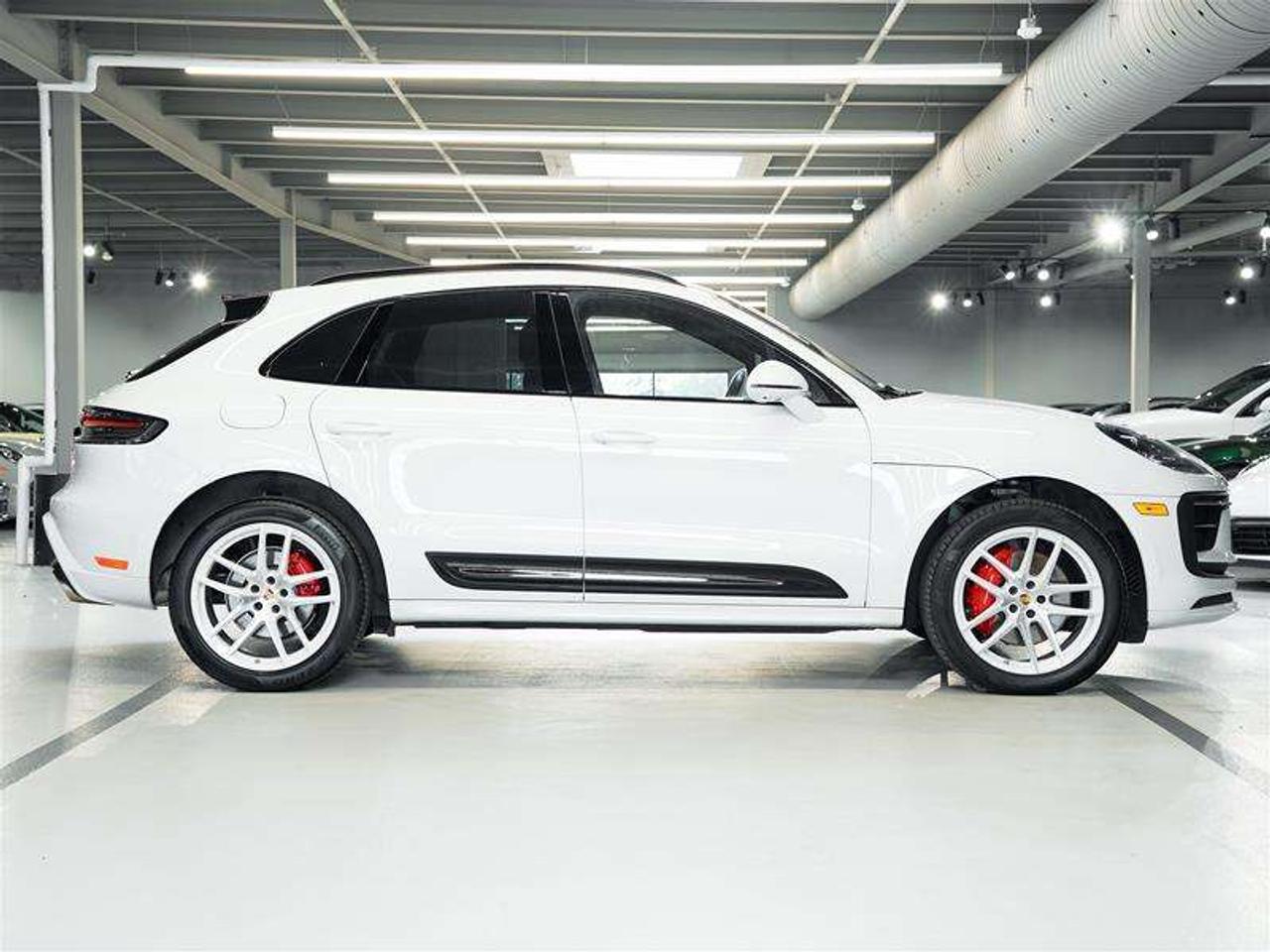 2023 Porsche Macan S Photo
