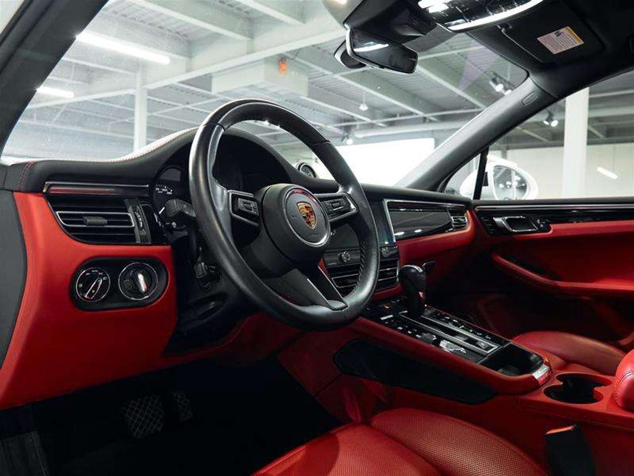 2023 Porsche Macan S Photo
