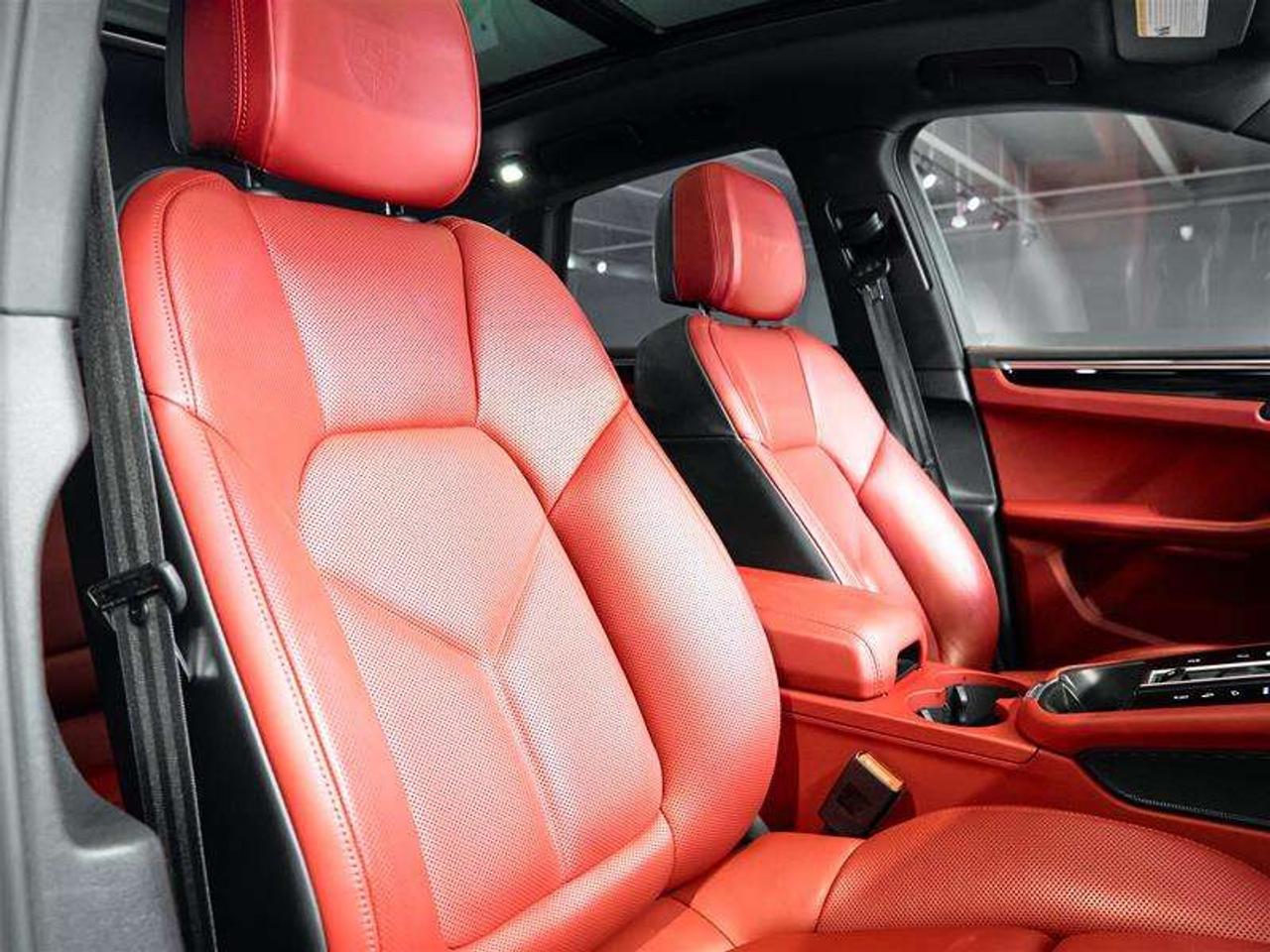 2023 Porsche Macan S Photo