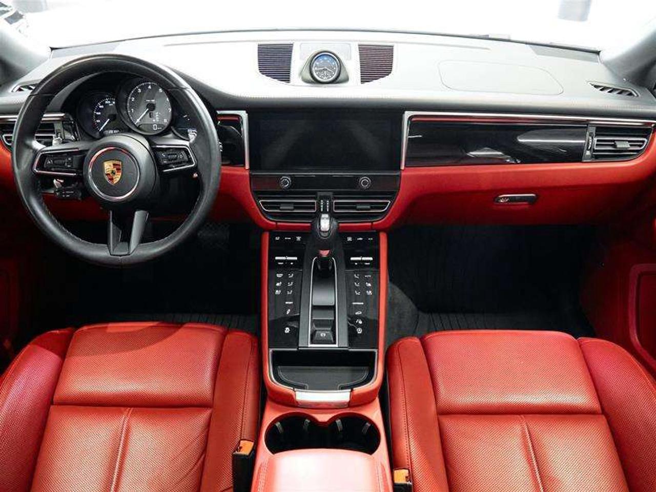 2023 Porsche Macan S Photo