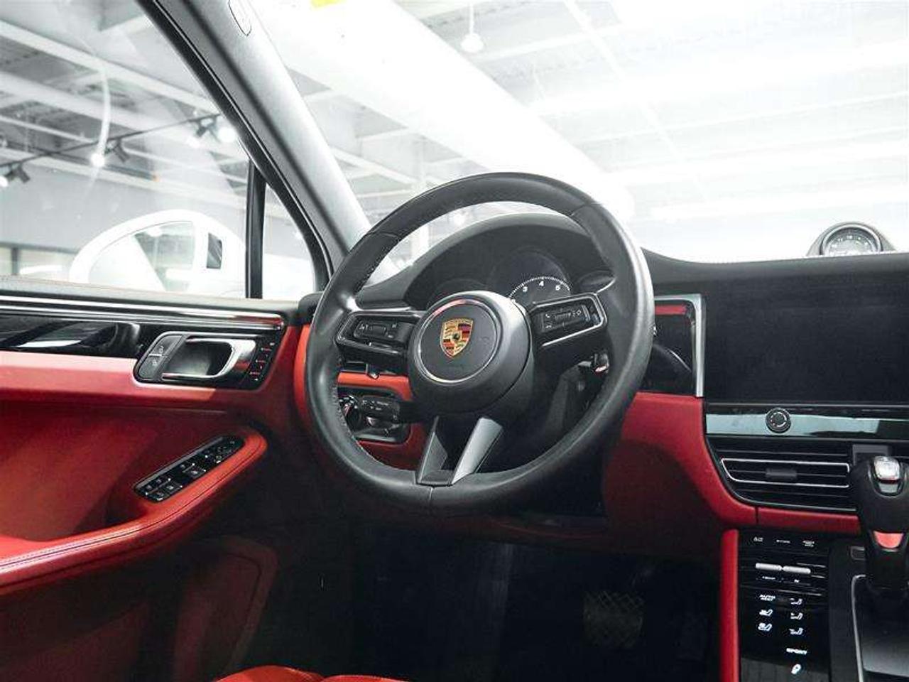 2023 Porsche Macan S Photo