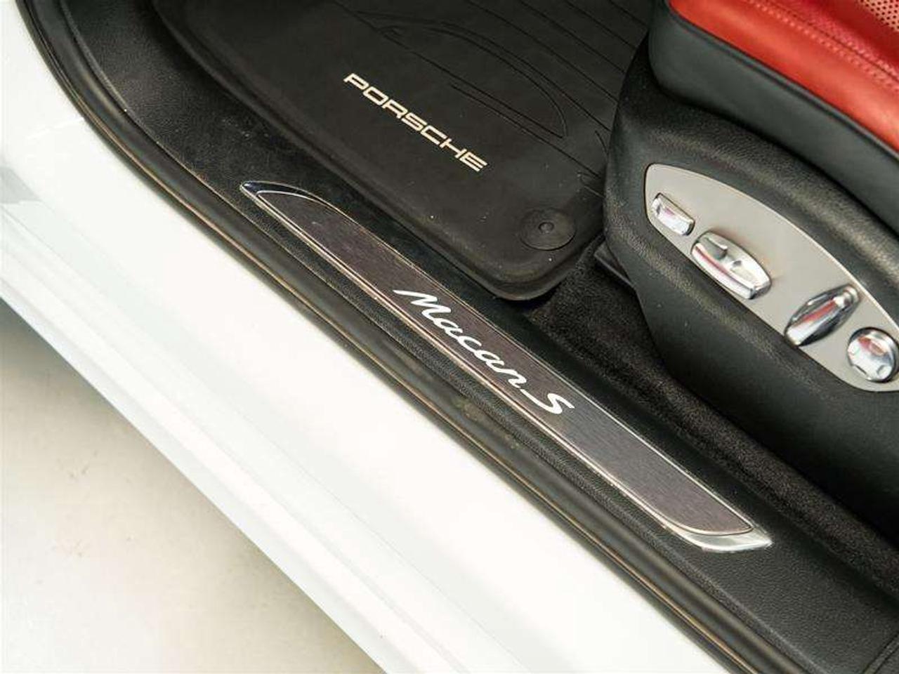 2023 Porsche Macan S Photo