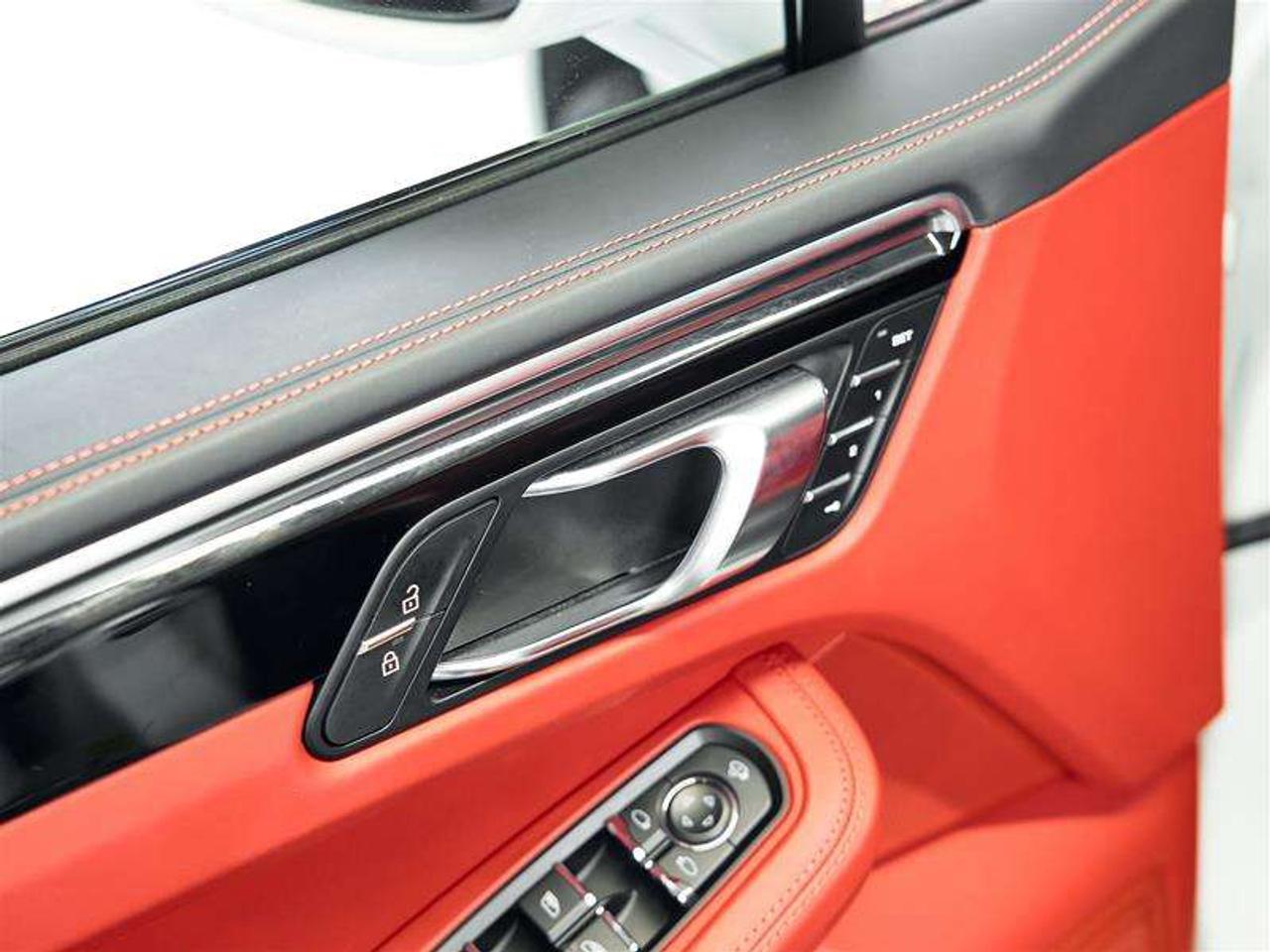 2023 Porsche Macan S Photo