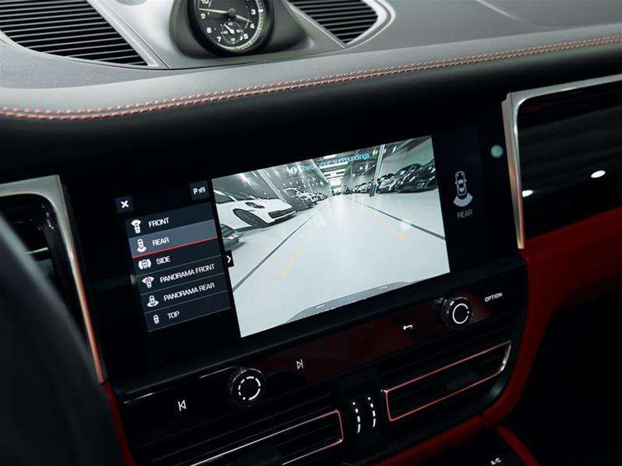 2023 Porsche Macan S Photo