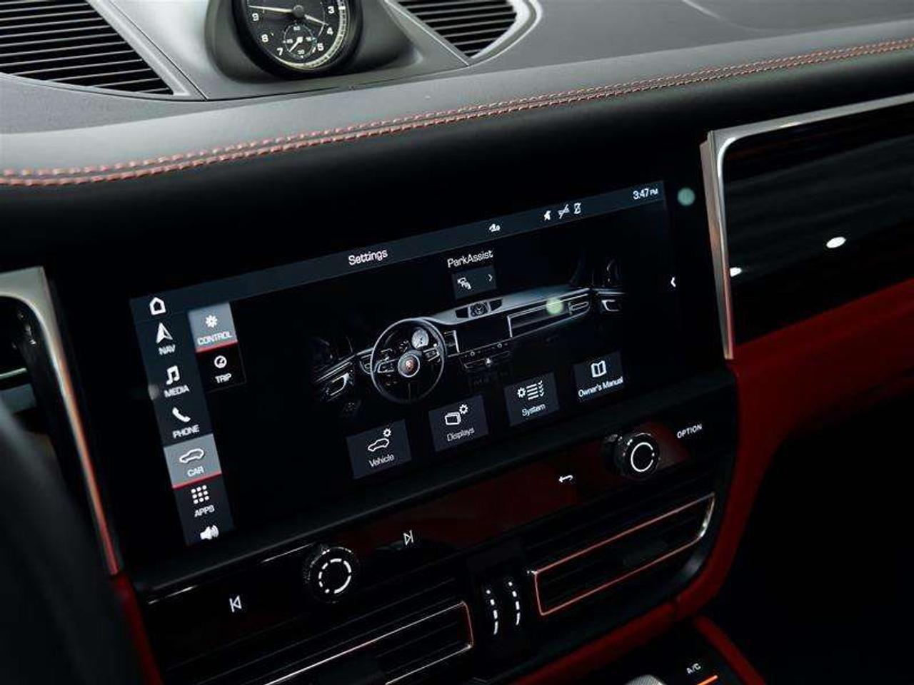 2023 Porsche Macan S Photo