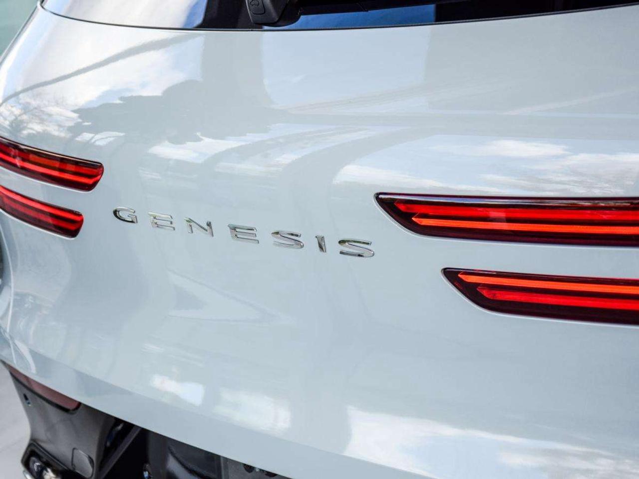 2027 Genesis GV70 3.5T Prestige Graphite AWD *In Stock* Photo4