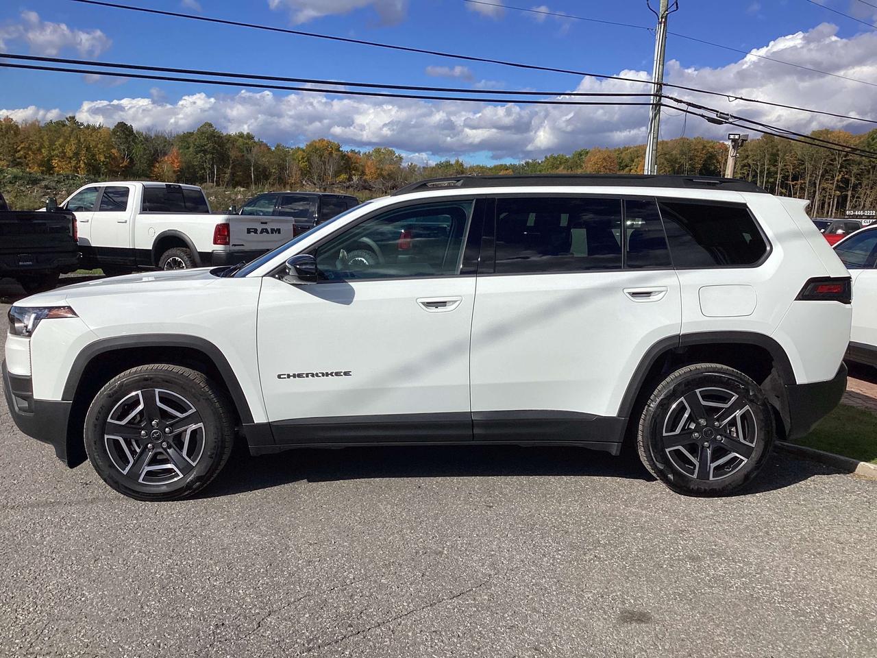 2026 Jeep Cherokee laredo Photo3