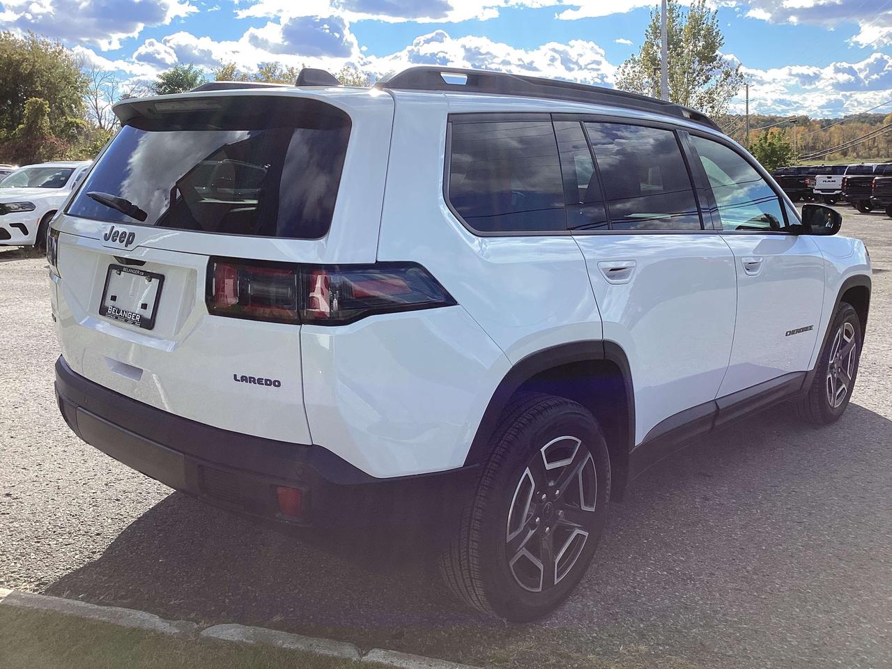 2026 Jeep Cherokee laredo Photo