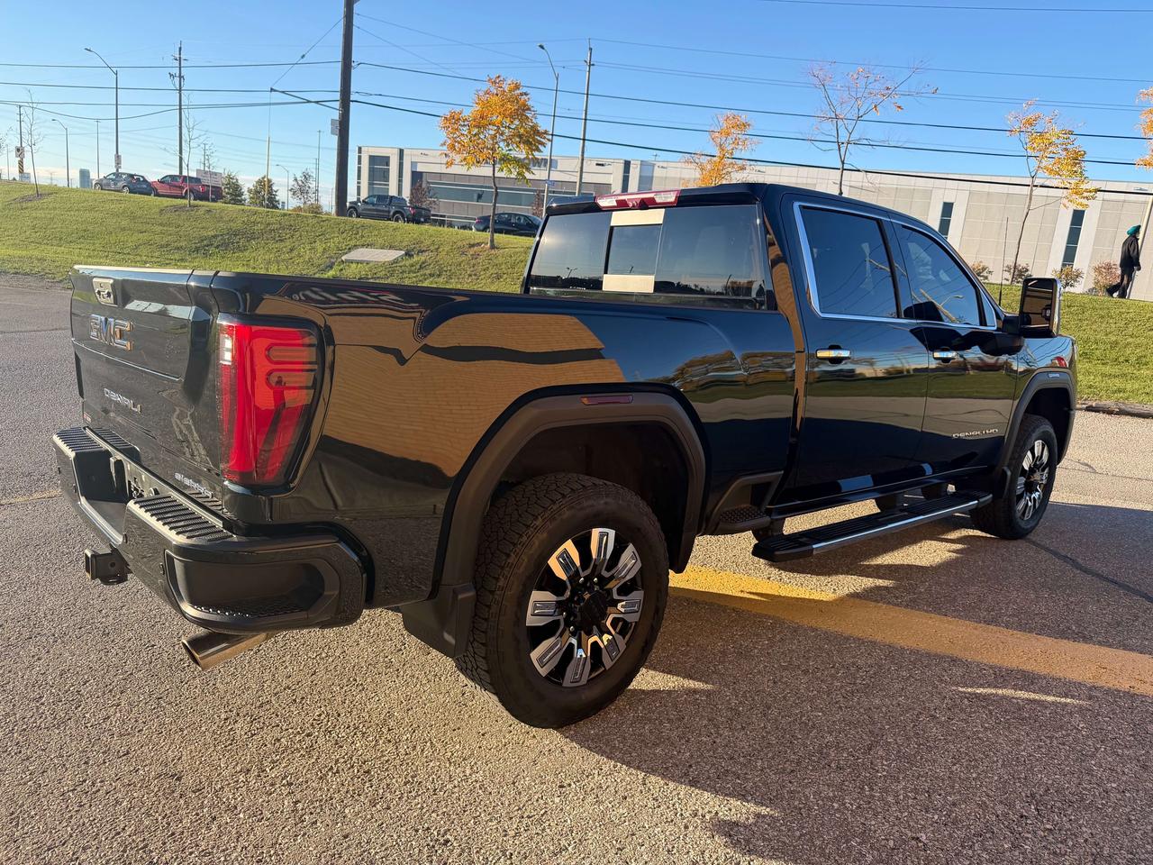 2025 GMC SIERRA 2500HD Denali 6.6L Gas Leather Roof Service records 4X4 Photo4