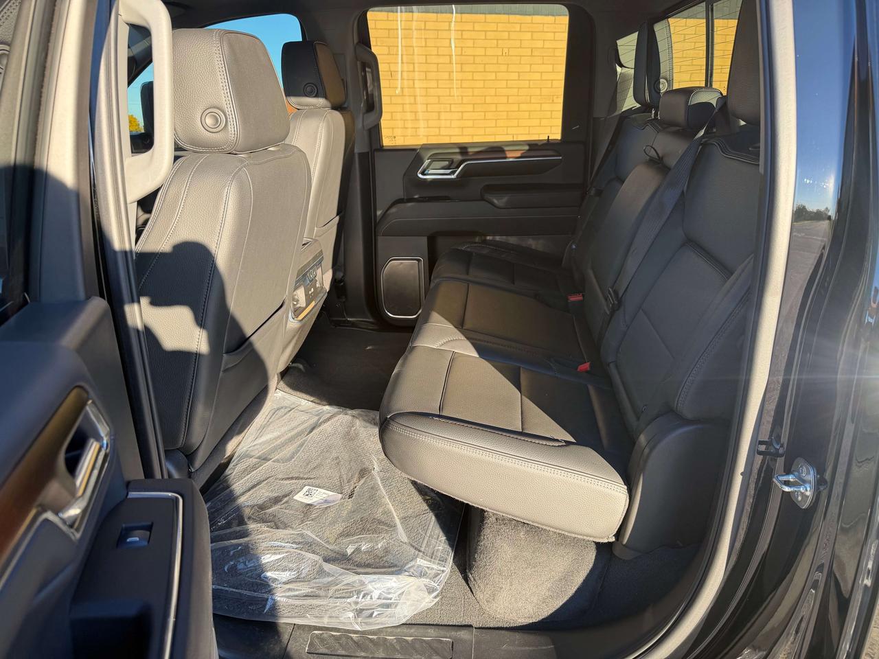 2025 GMC SIERRA 2500HD Denali 6.6L Gas Leather Roof Service records 4X4 Photo