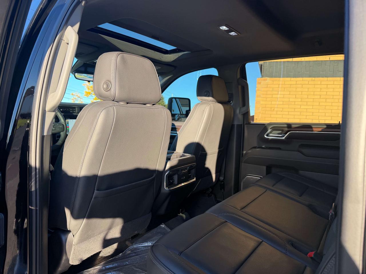 2025 GMC SIERRA 2500HD Denali 6.6L Gas Leather Roof Service records 4X4 Photo