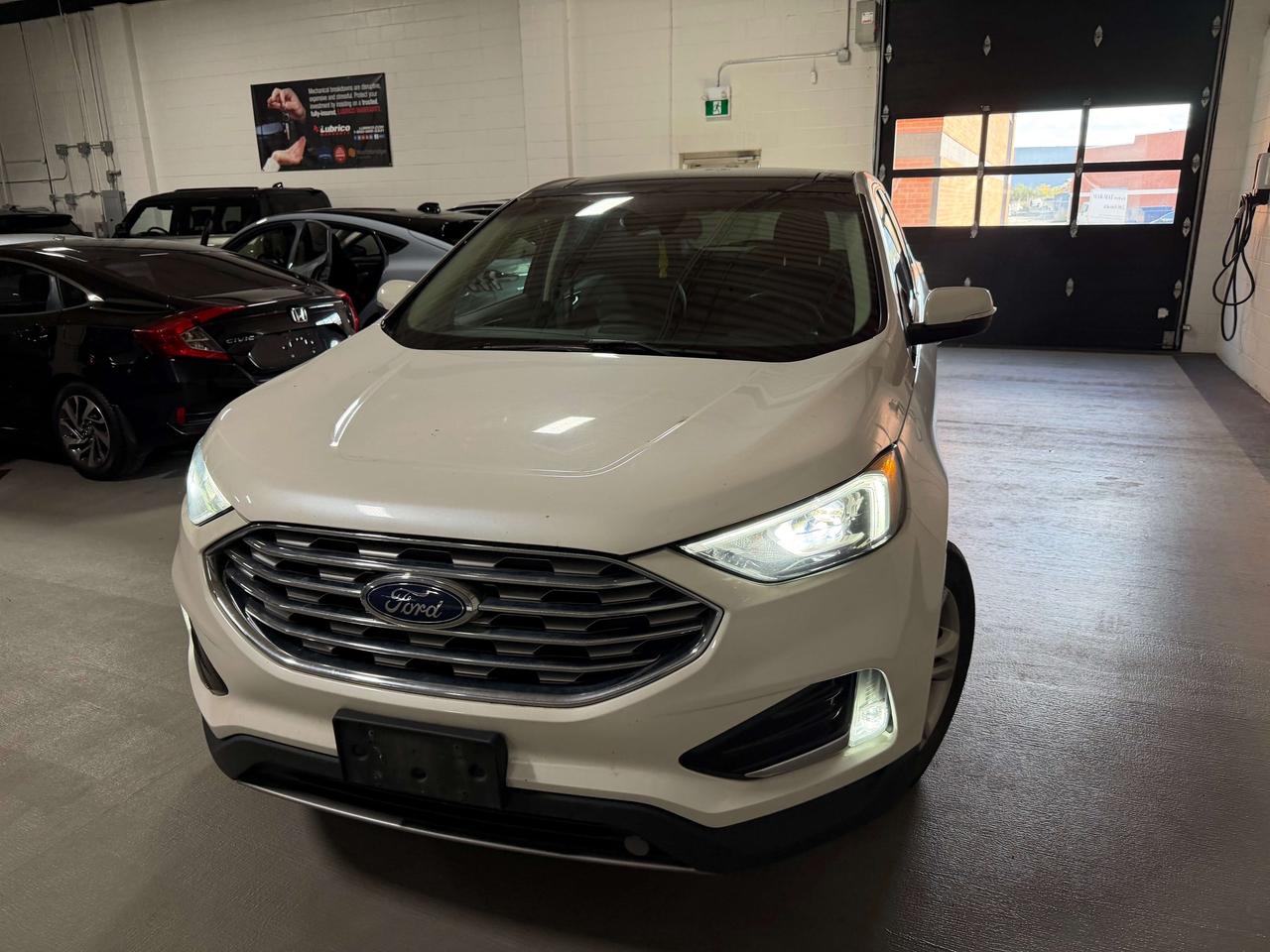 2019 Ford Edge SEL AWD LEATHER ROOF NAVIGATION CERTIFIED Photo1