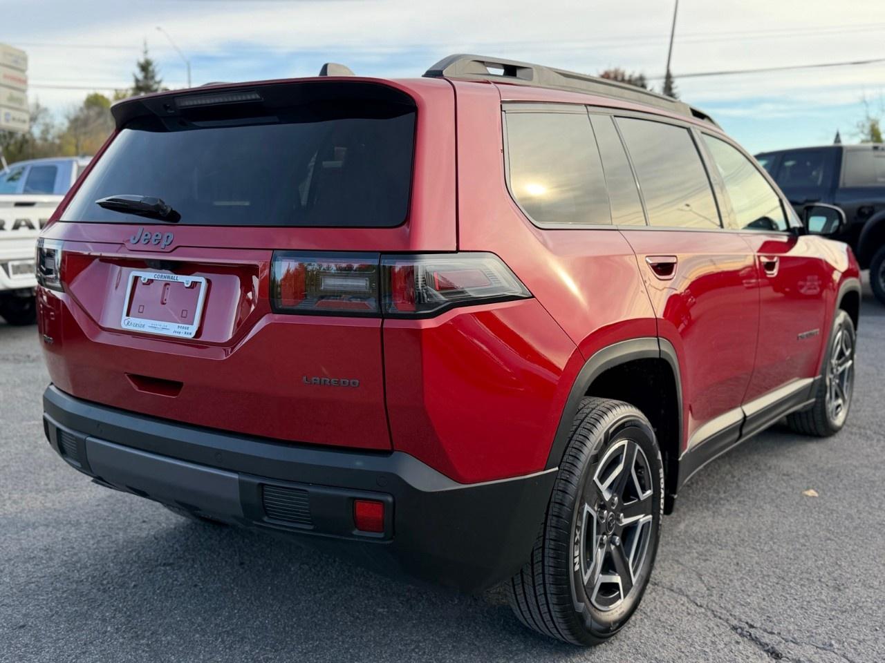 2026 Jeep Cherokee LAREDO 4x4 Photo4