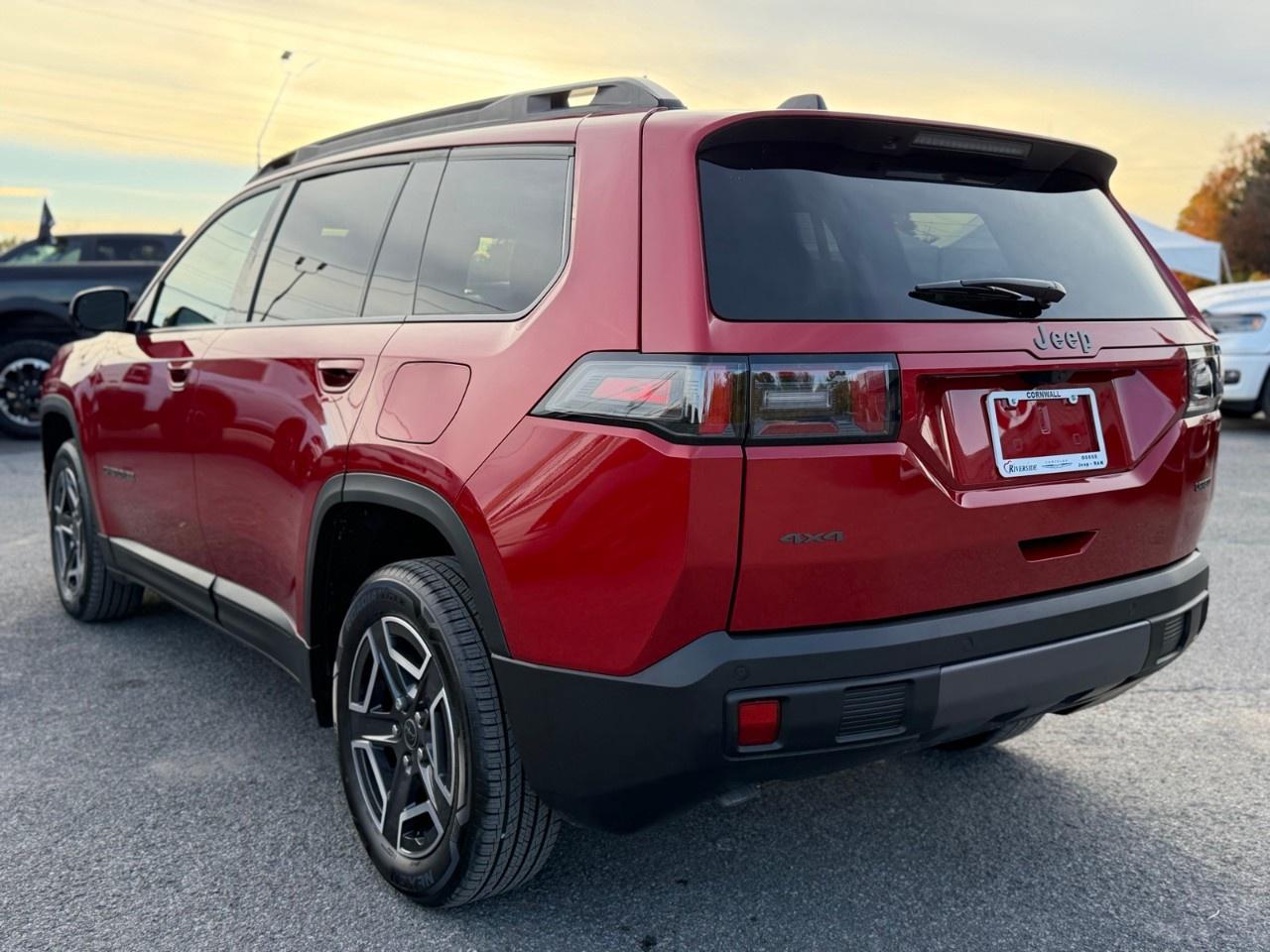 2026 Jeep Cherokee LAREDO 4x4 Photo