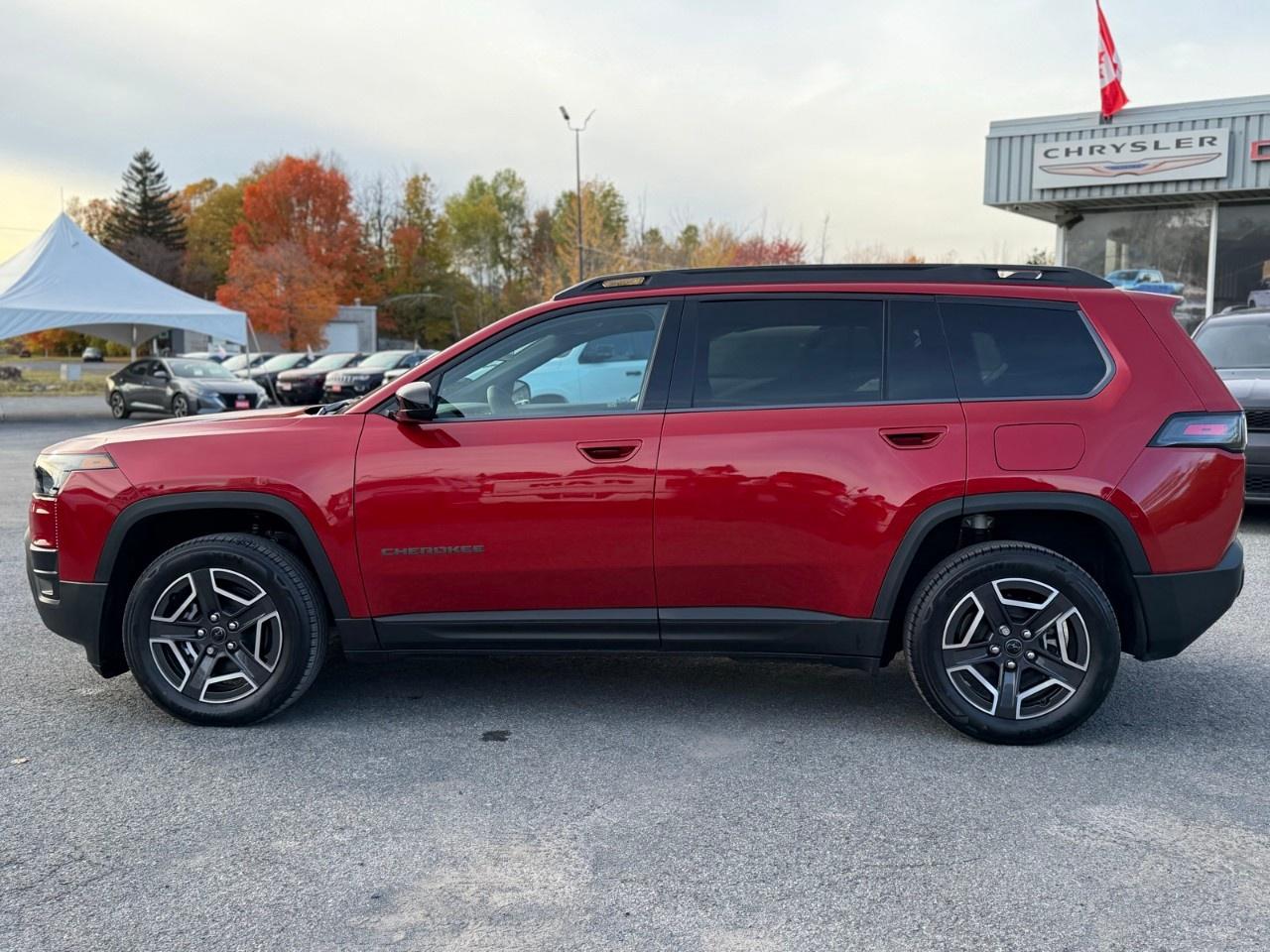 2026 Jeep Cherokee LAREDO 4x4 Photo5