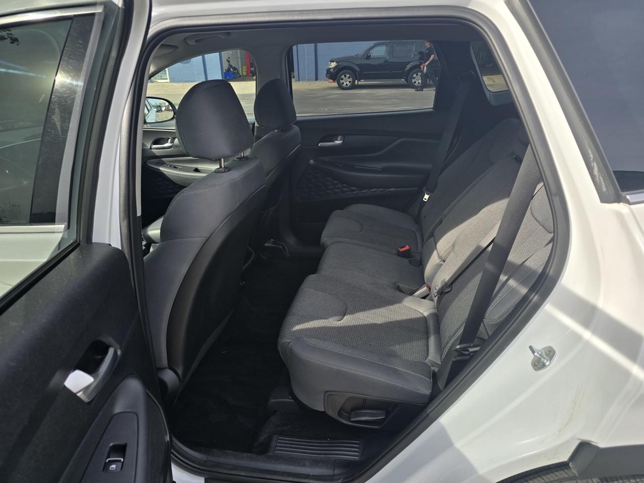 2019 Hyundai Santa Fe SE Photo