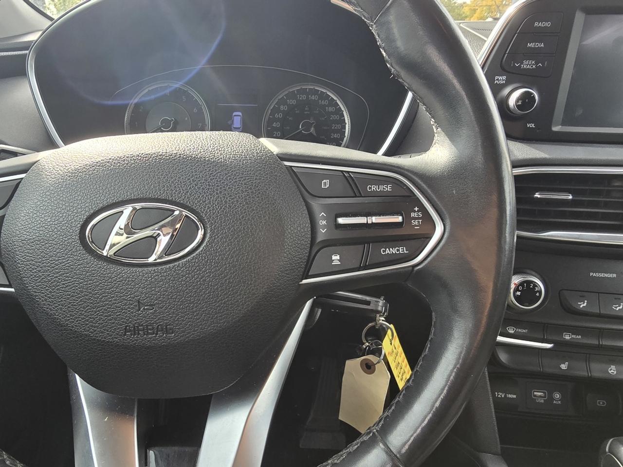 2019 Hyundai Santa Fe SE Photo