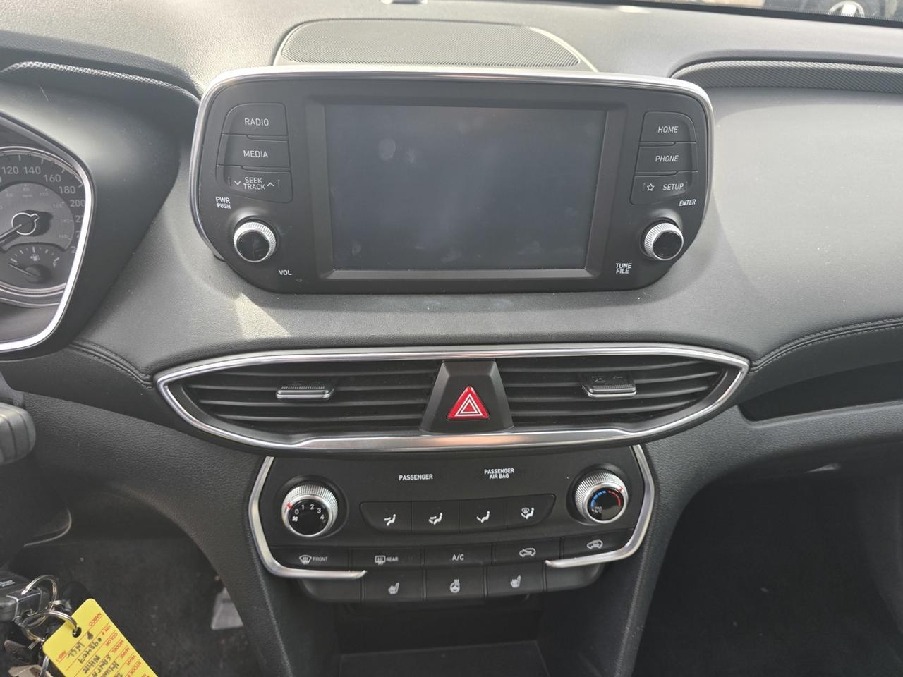 2019 Hyundai Santa Fe SE Photo