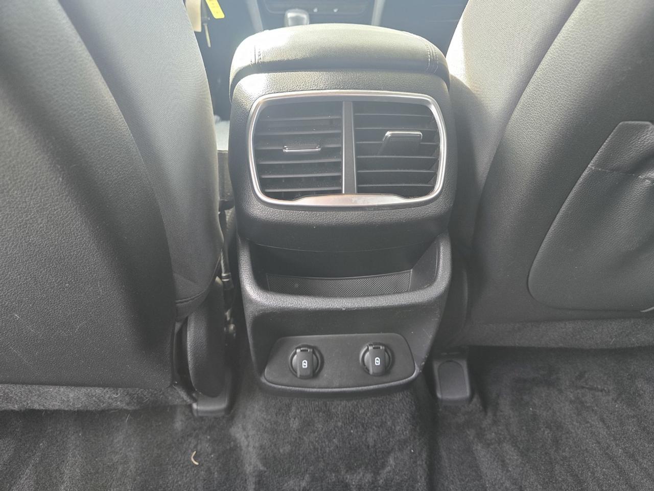2019 Hyundai Santa Fe SE Photo