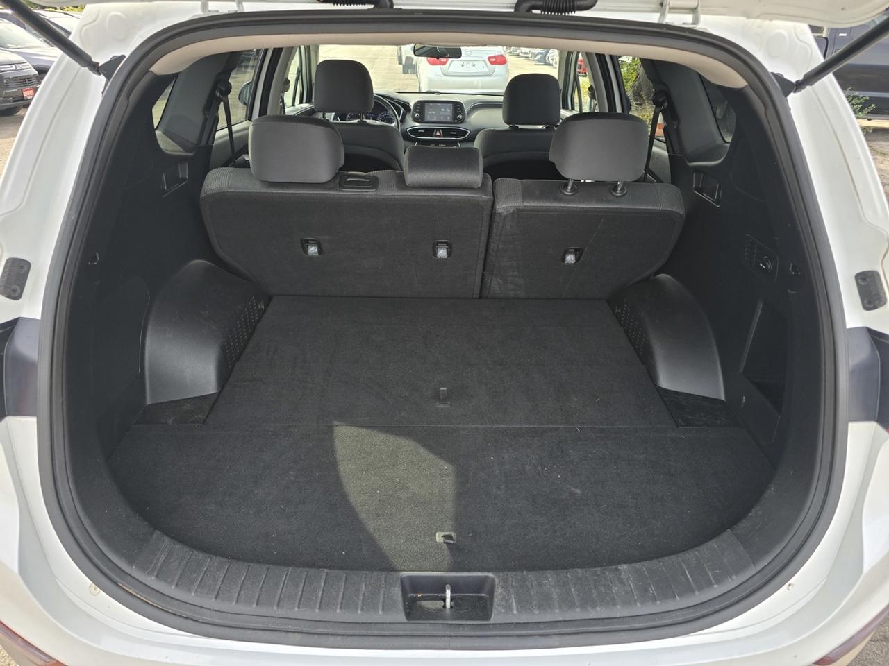 2019 Hyundai Santa Fe SE Photo