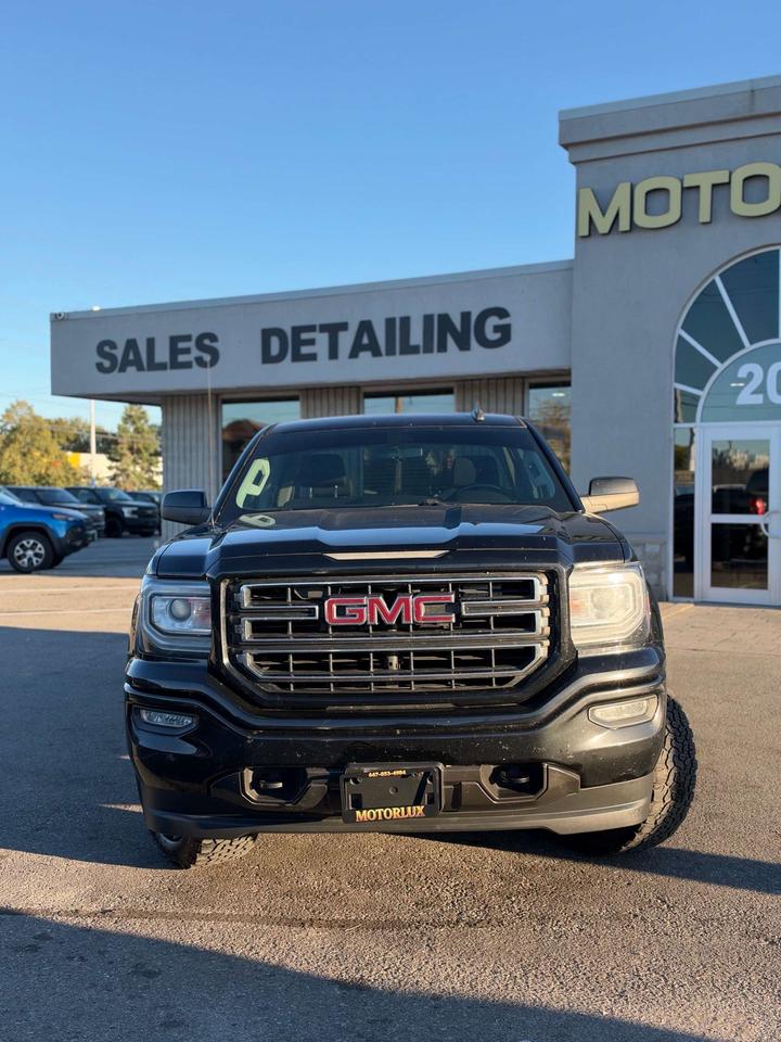 2018 GMC Sierra 1500 4WD Crew Cab 143.5 SLE Photo