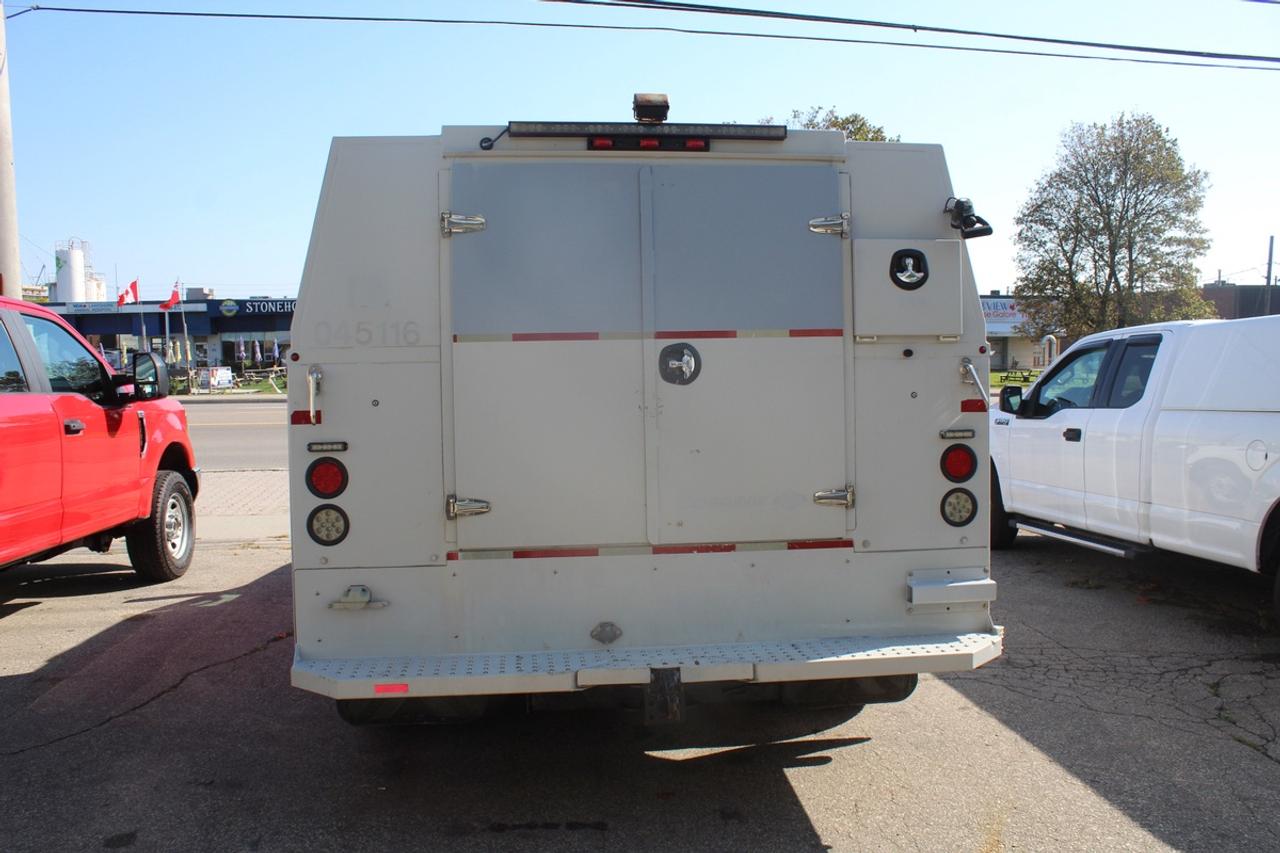 2016 Ford F-350 XLT Service body truck DRW 6.2L Gas Photo