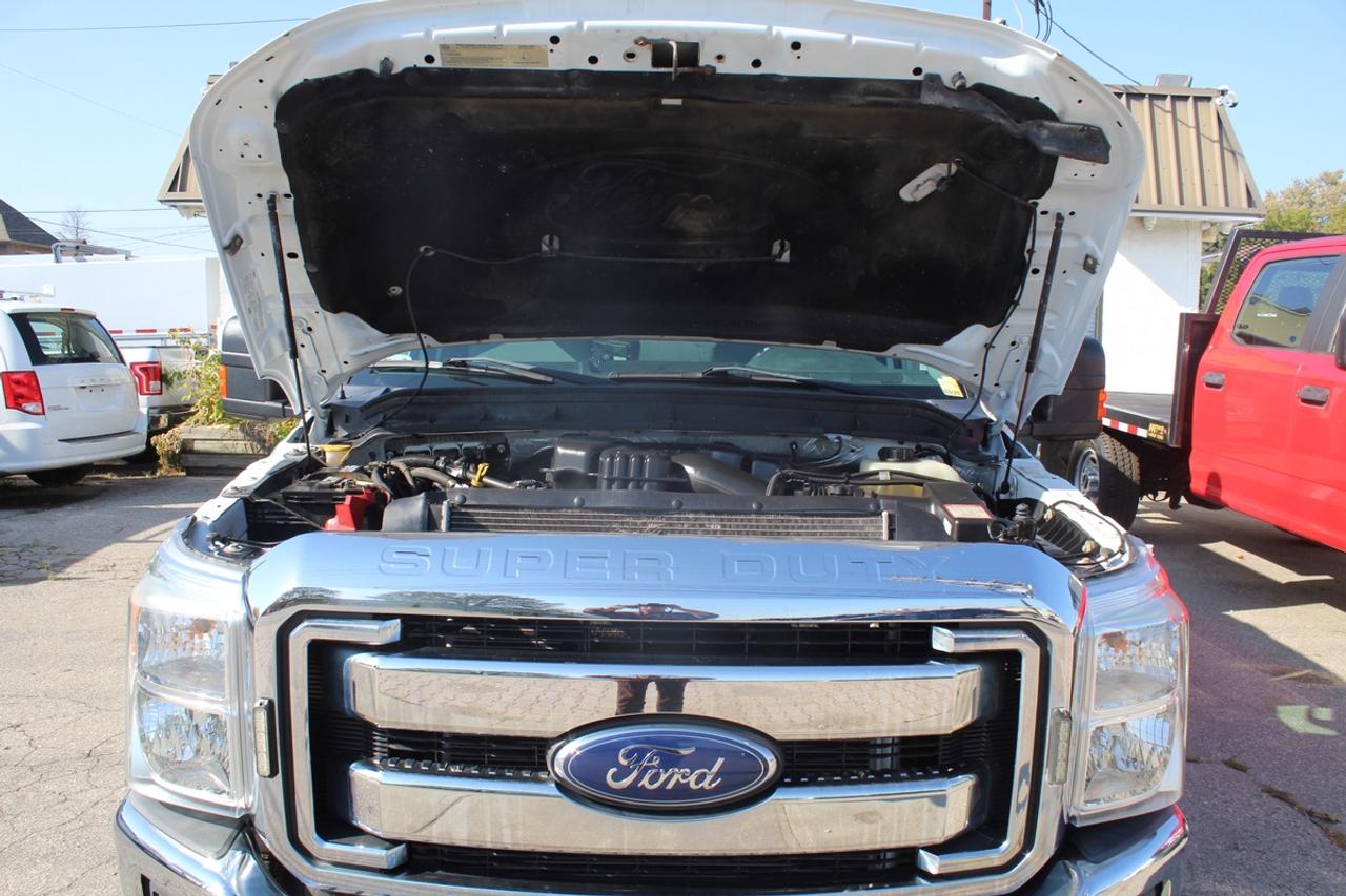 2016 Ford F-350 XLT Service body truck DRW 6.2L Gas Photo