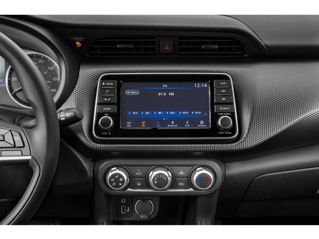 2018 Nissan Kicks SV (CVT) 4dr Front-Wheel Drive Photo
