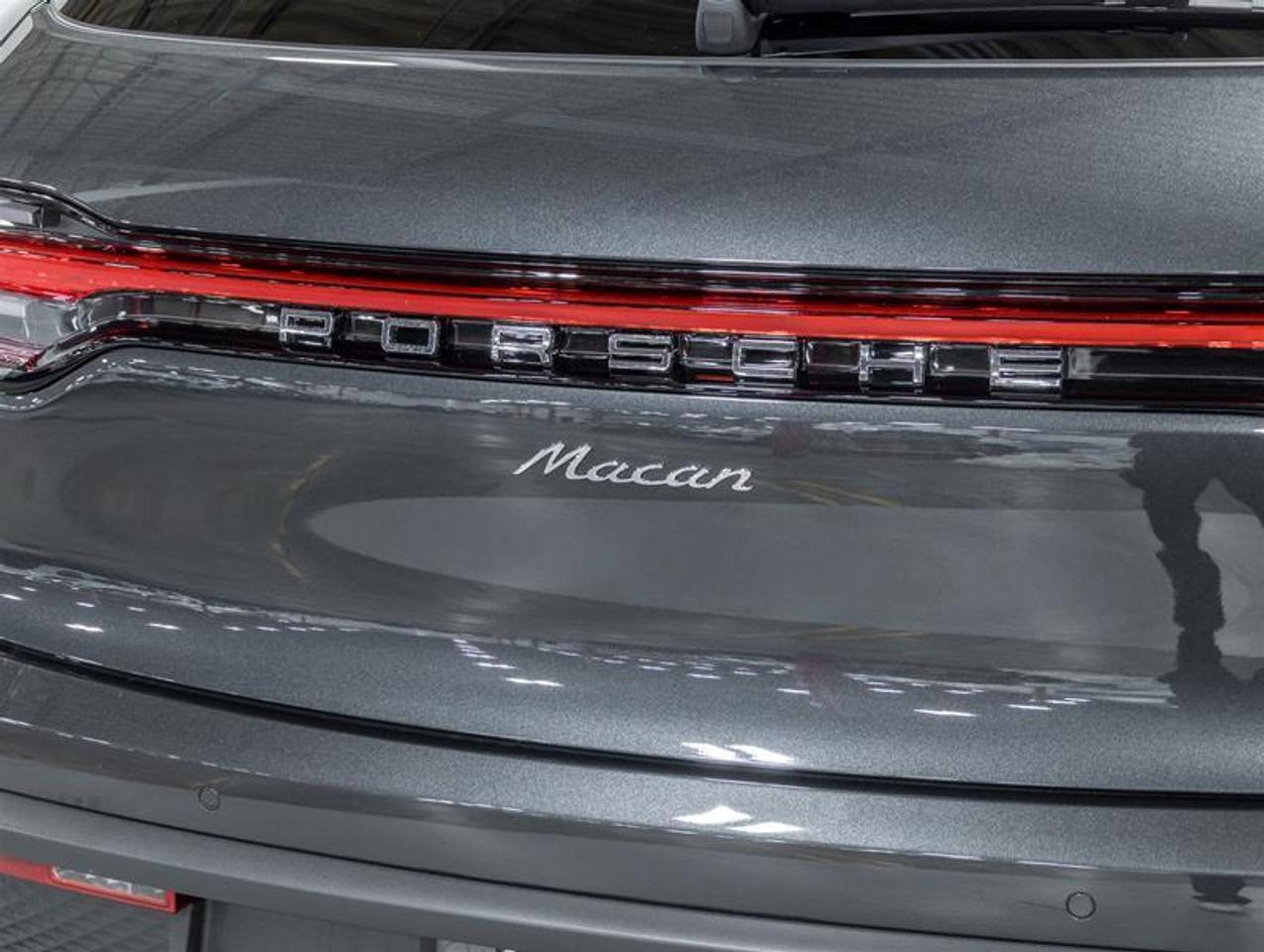 2026 Porsche Macan  Photo