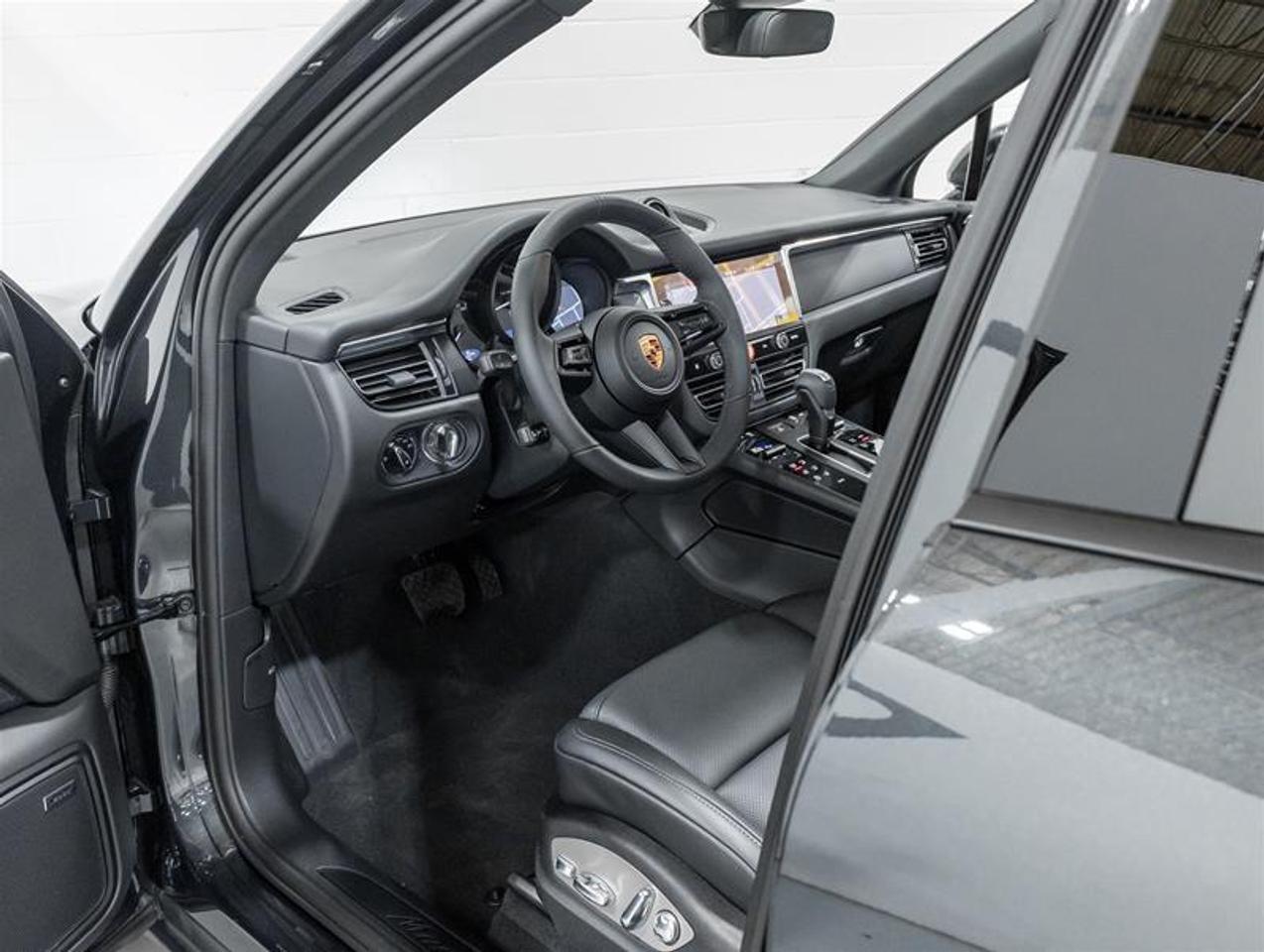 2026 Porsche Macan  Photo