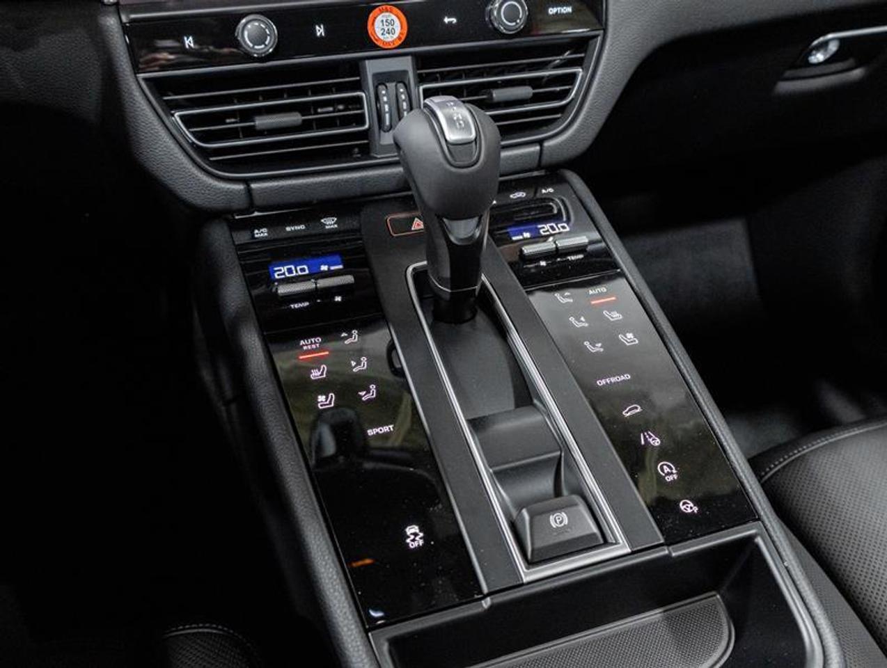 2026 Porsche Macan  Photo