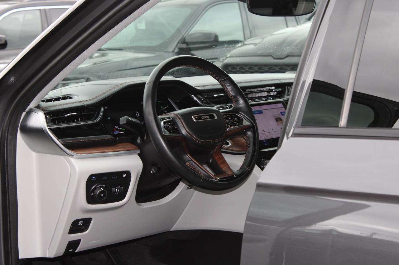 2022 Jeep Grand Cherokee Grand Summit 4xe  Gps SiriusXM Moonroof ReverseCam Photo