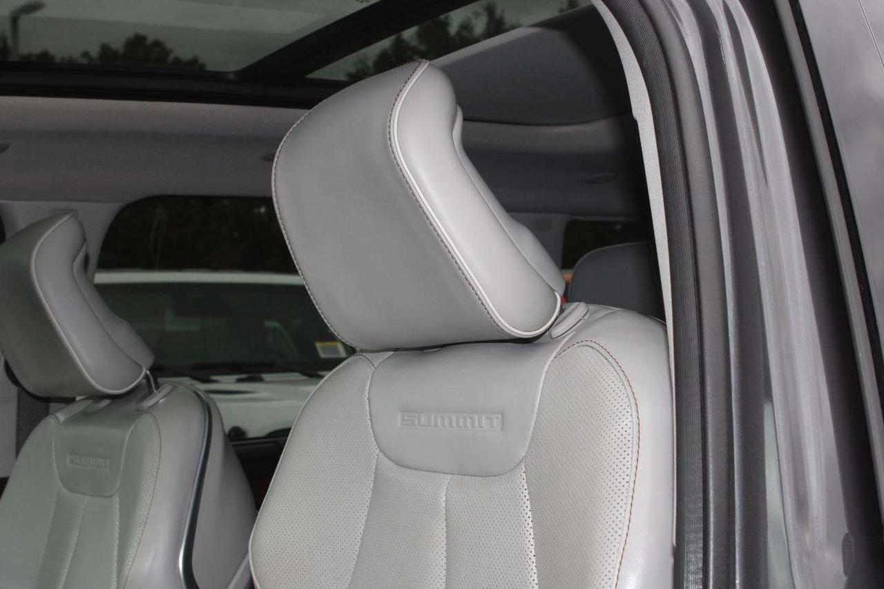 2022 Jeep Grand Cherokee Grand Summit 4xe  Gps SiriusXM Moonroof ReverseCam Photo