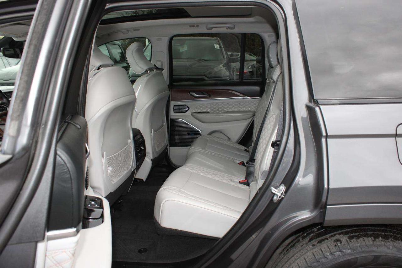2022 Jeep Grand Cherokee Grand Summit 4xe  Gps SiriusXM Moonroof ReverseCam Photo