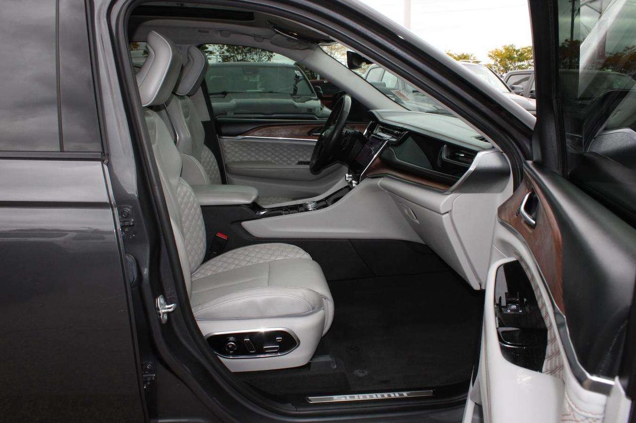 2022 Jeep Grand Cherokee Grand Summit 4xe  Gps SiriusXM Moonroof ReverseCam Photo
