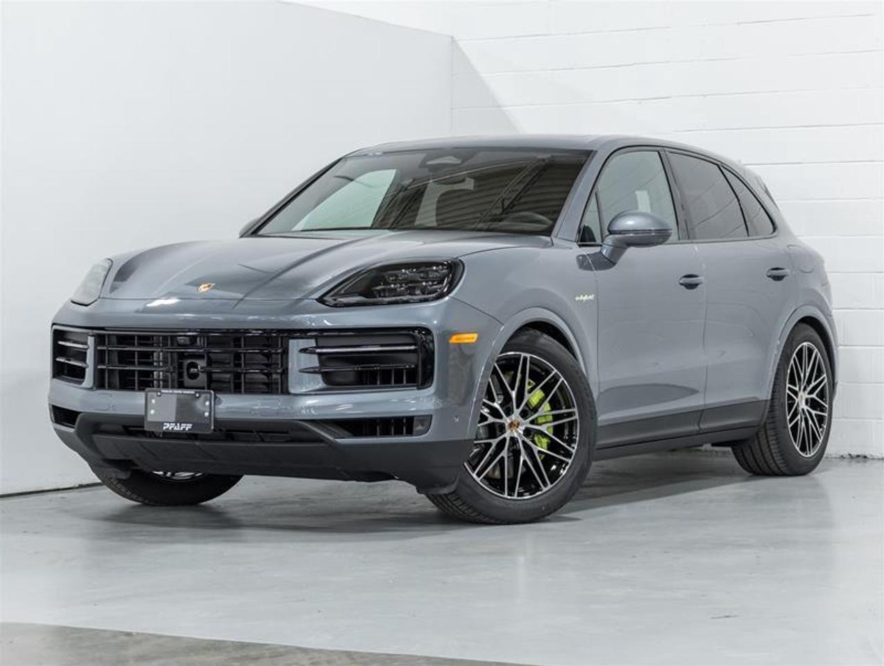 2026 Porsche Cayenne  Photo0