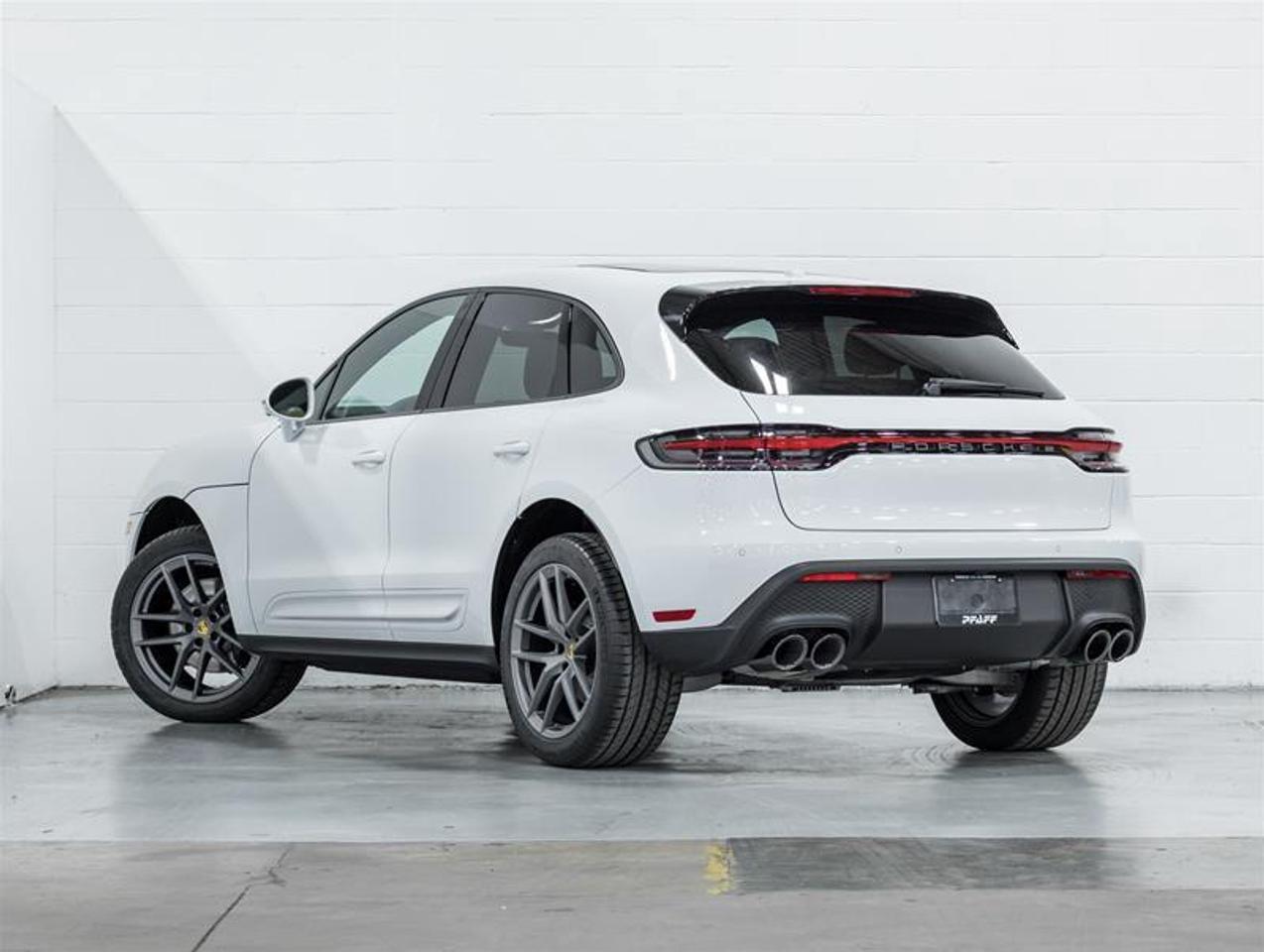 2026 Porsche Macan  Photo