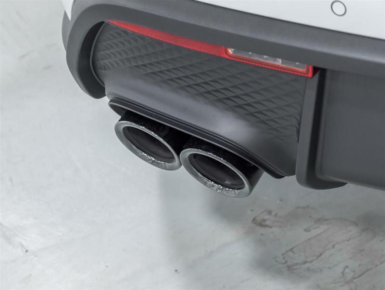 2026 Porsche Macan  Photo