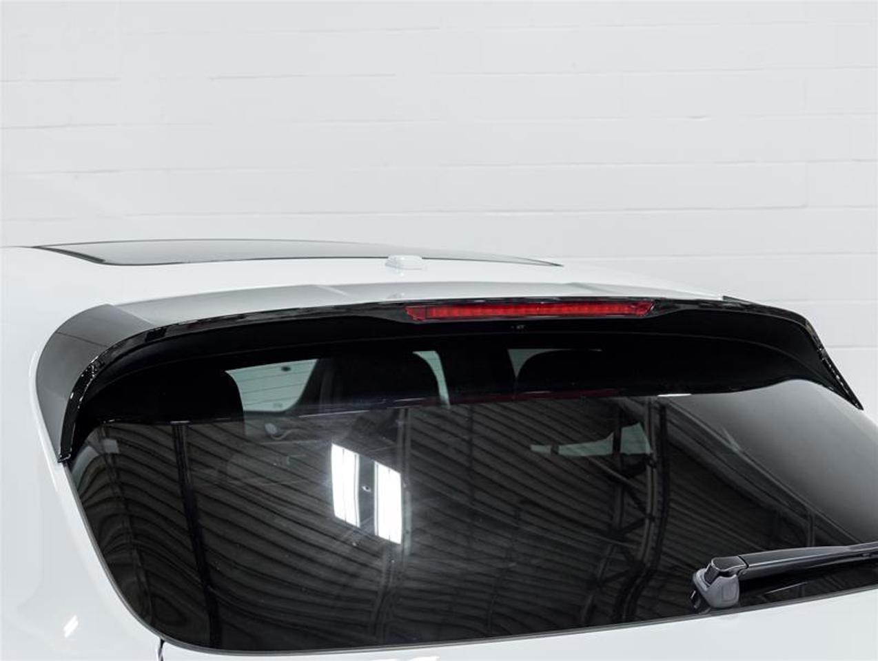 2026 Porsche Macan  Photo