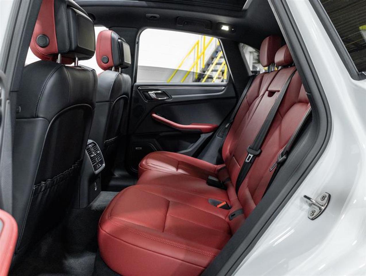 2026 Porsche Macan  Photo