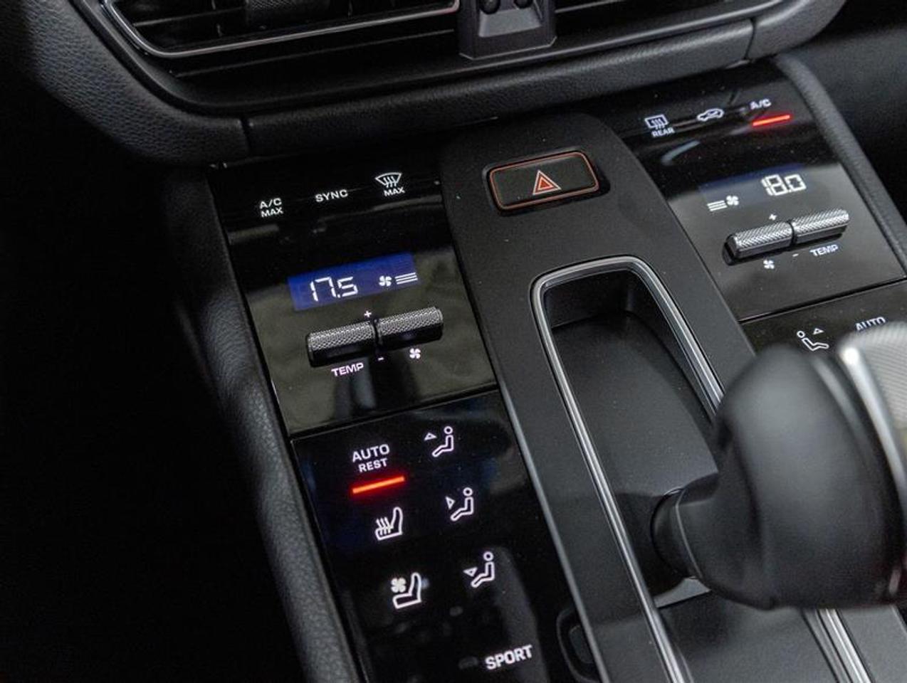 2026 Porsche Macan  Photo
